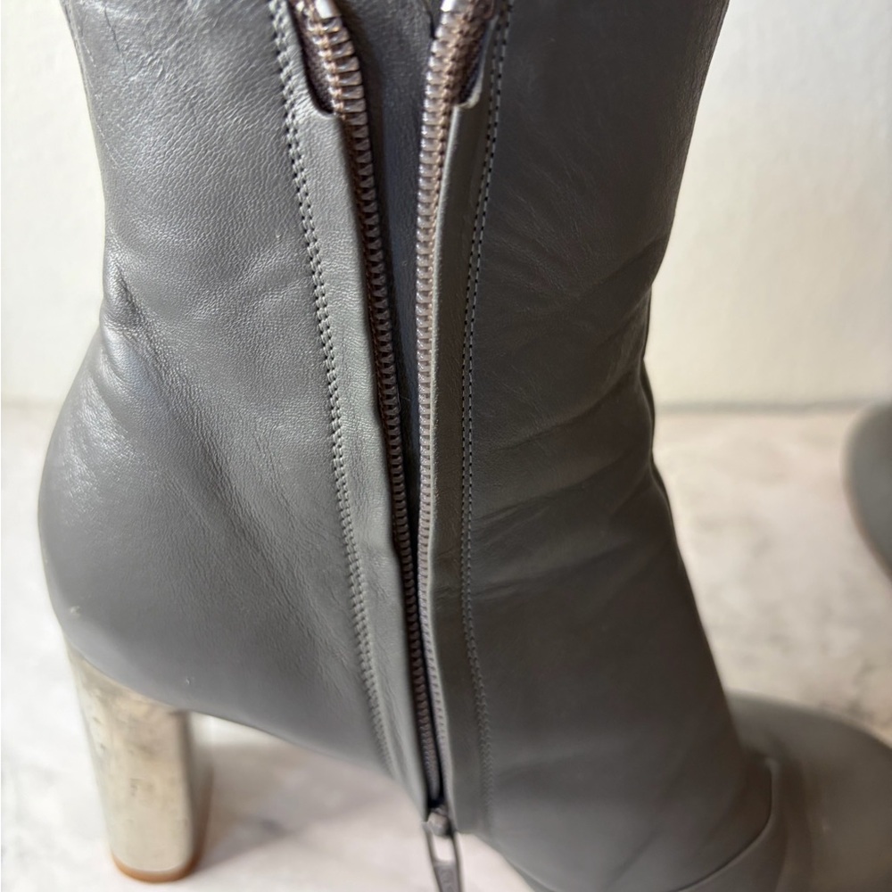 Celine Gray Leather Boots comfortable fit for any occasion - Picture 13 of 15